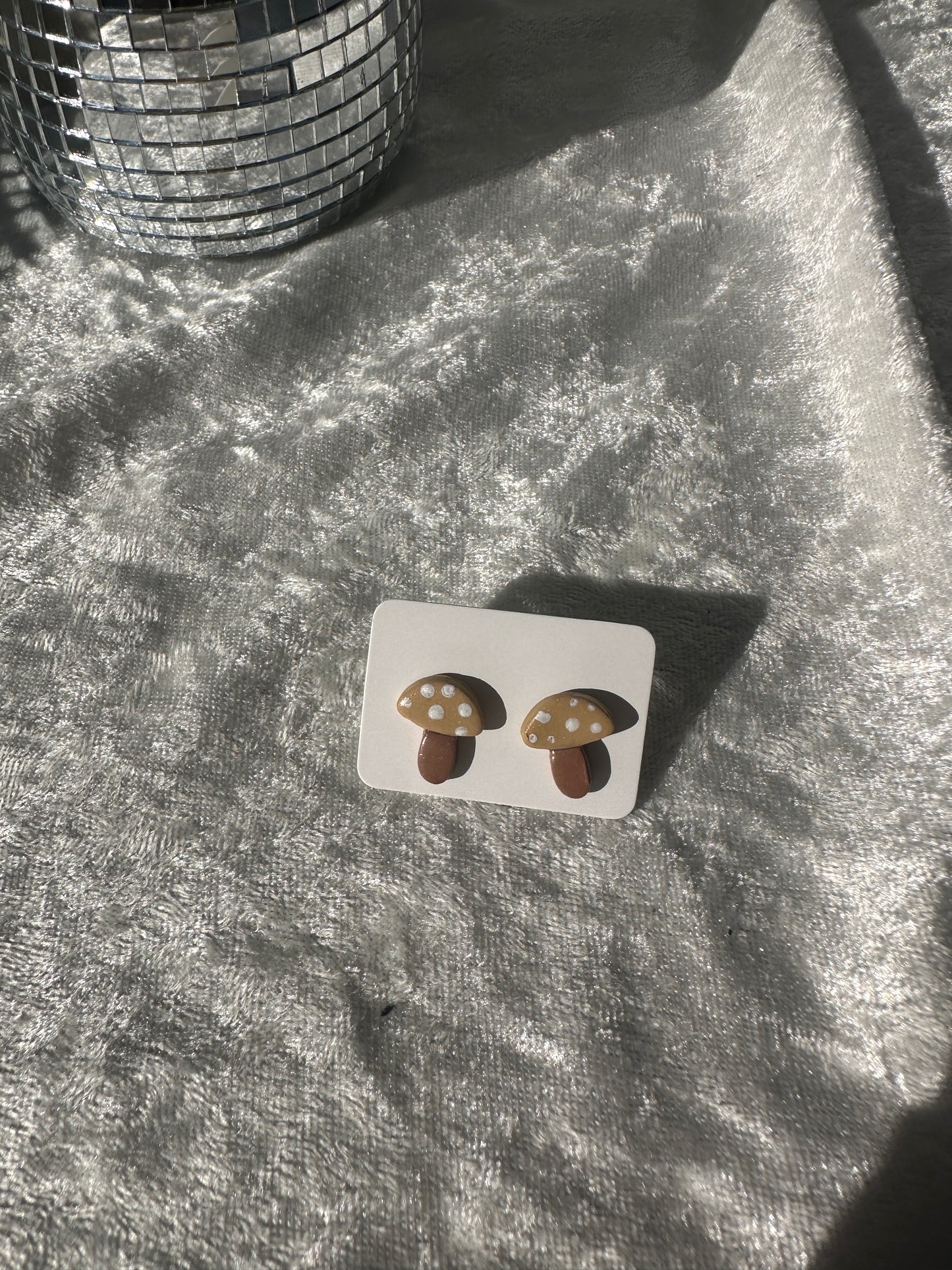 Mushroom studs